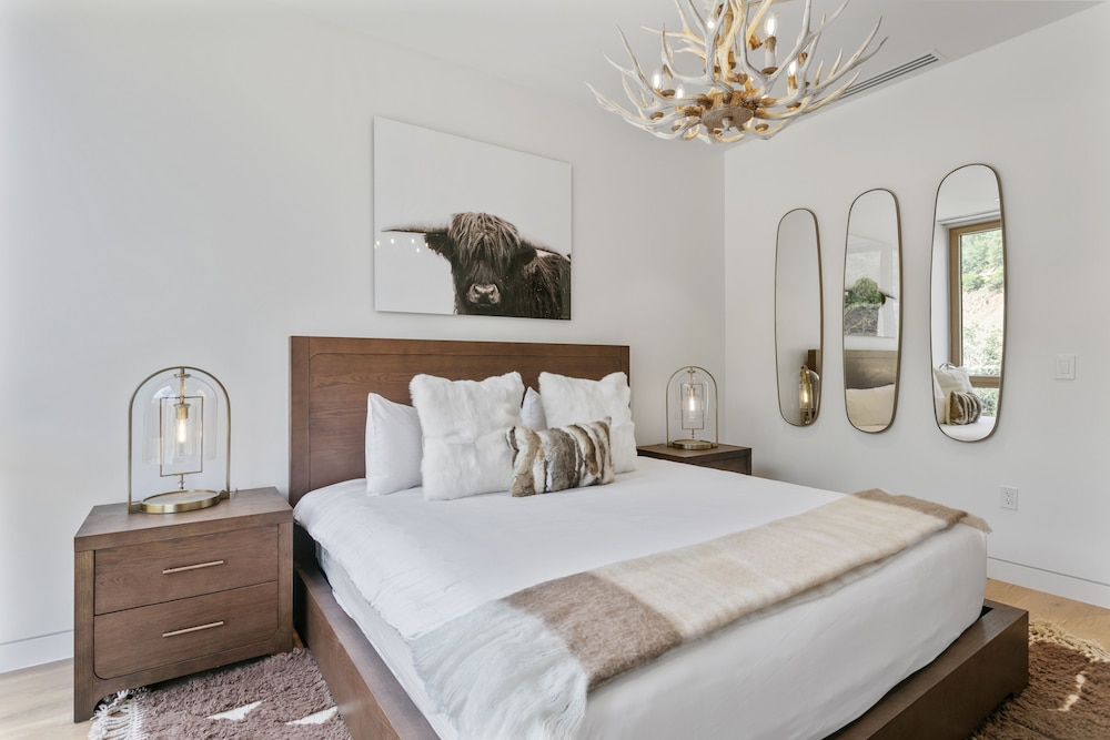 2505 Founders Place - Three Bedroom Deluxe 3 Condo