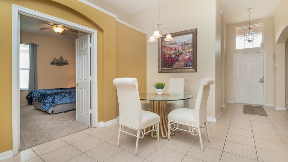 Windsor Palms Resort 4 Bedroom Pool+Spa Home 4 Home