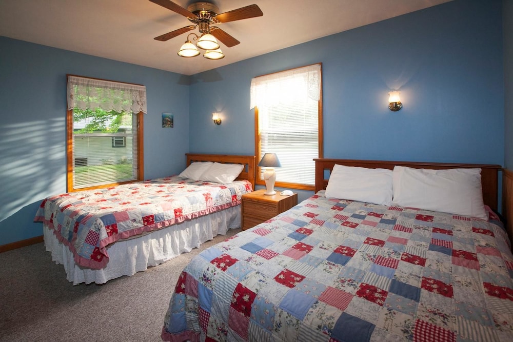 Goshorn Lake Cottages