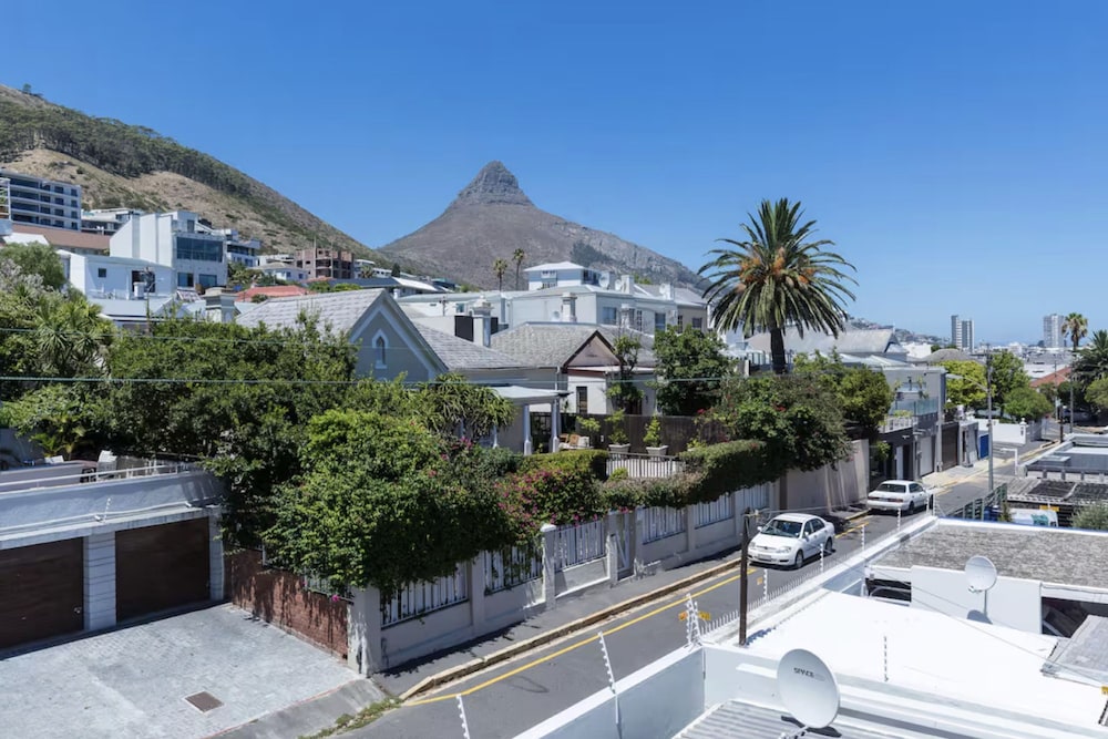 Seaview Bliss a Sunny Apartment and Pool
