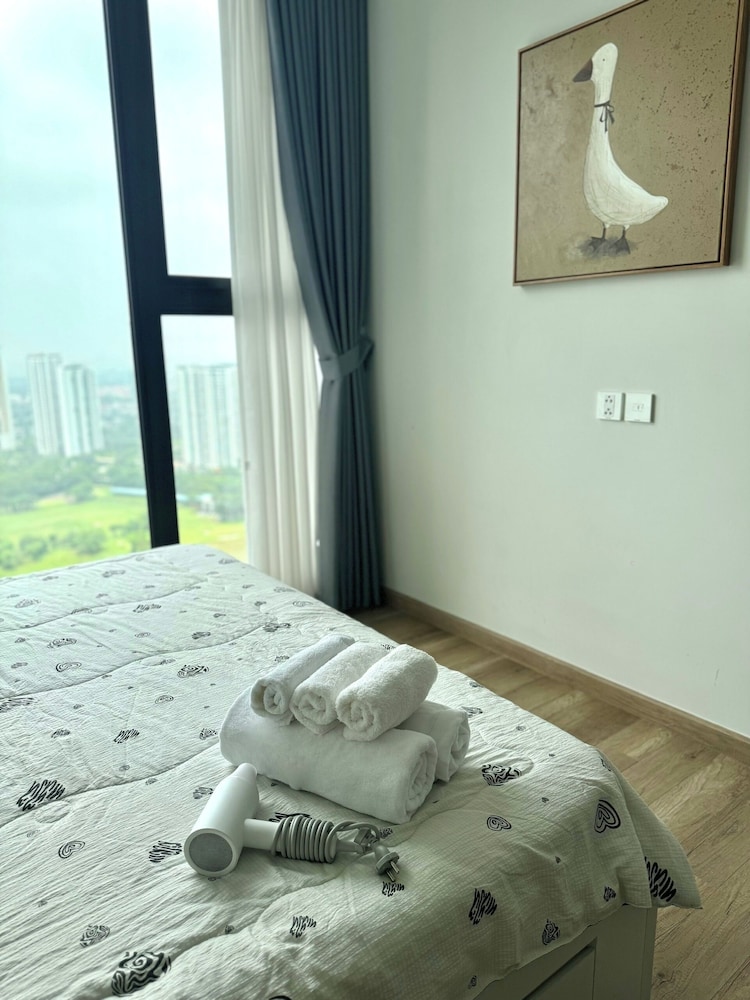 Sakura Homestay - Landmark Ecopark