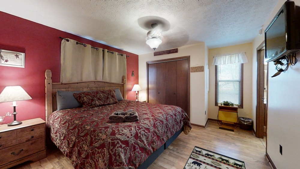 Mountaintop Hideaway view 5