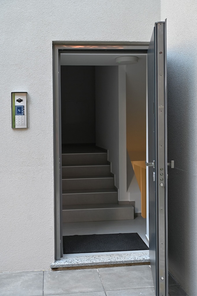 Lugano Suite Modern Concept 5