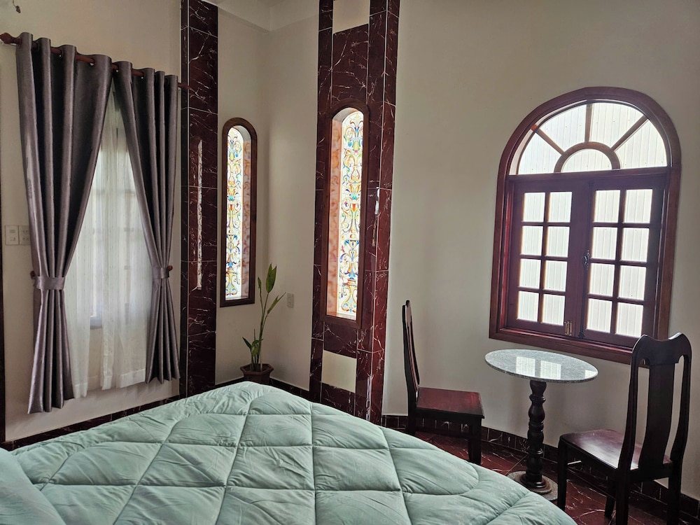 H&H Diamond Nail Guesthouse