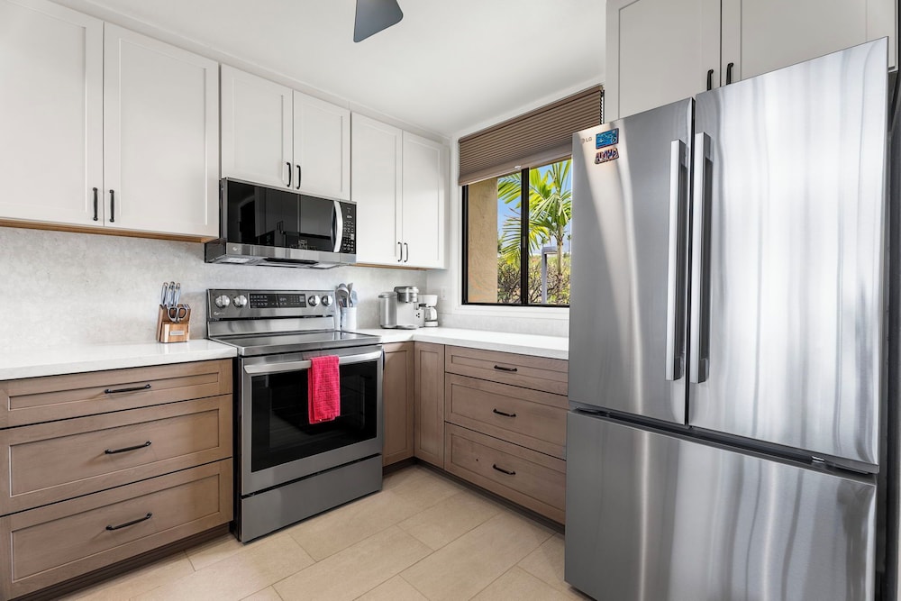 Fully Air-conditioned - Updated Top Floor Including Loft - Ocean Views - Vrkcv