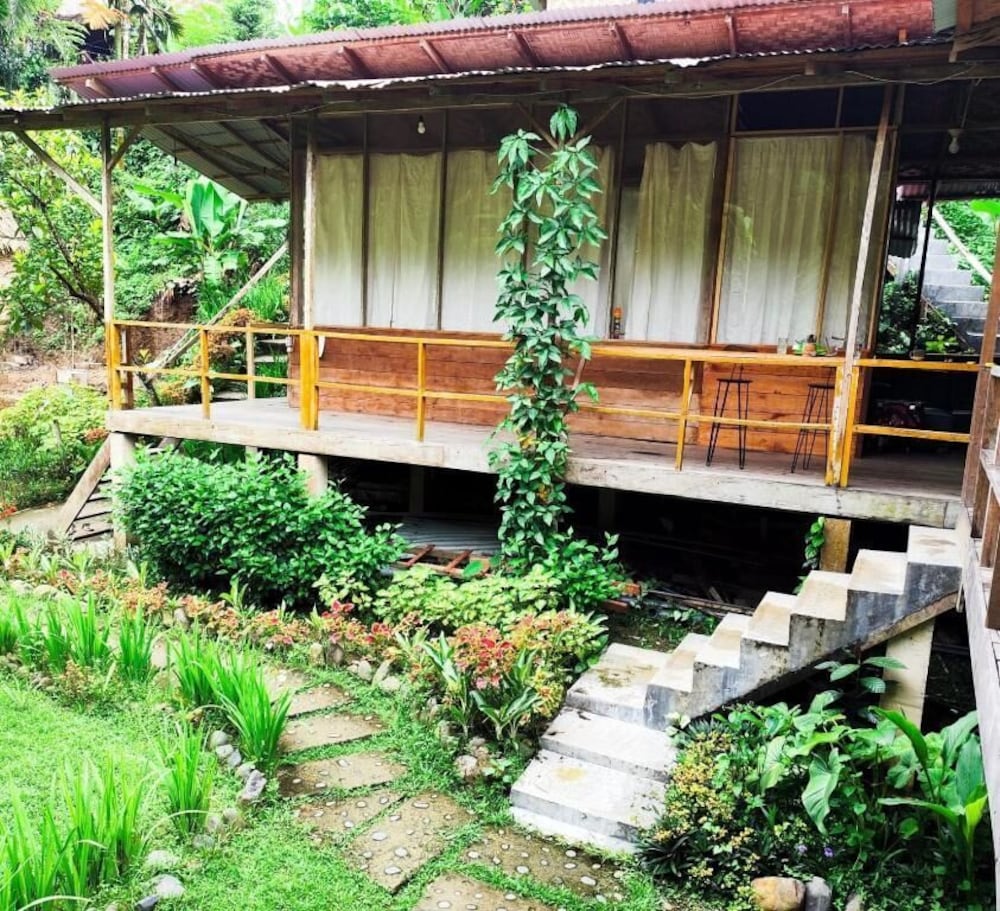 Bua Guest House Tangkahan