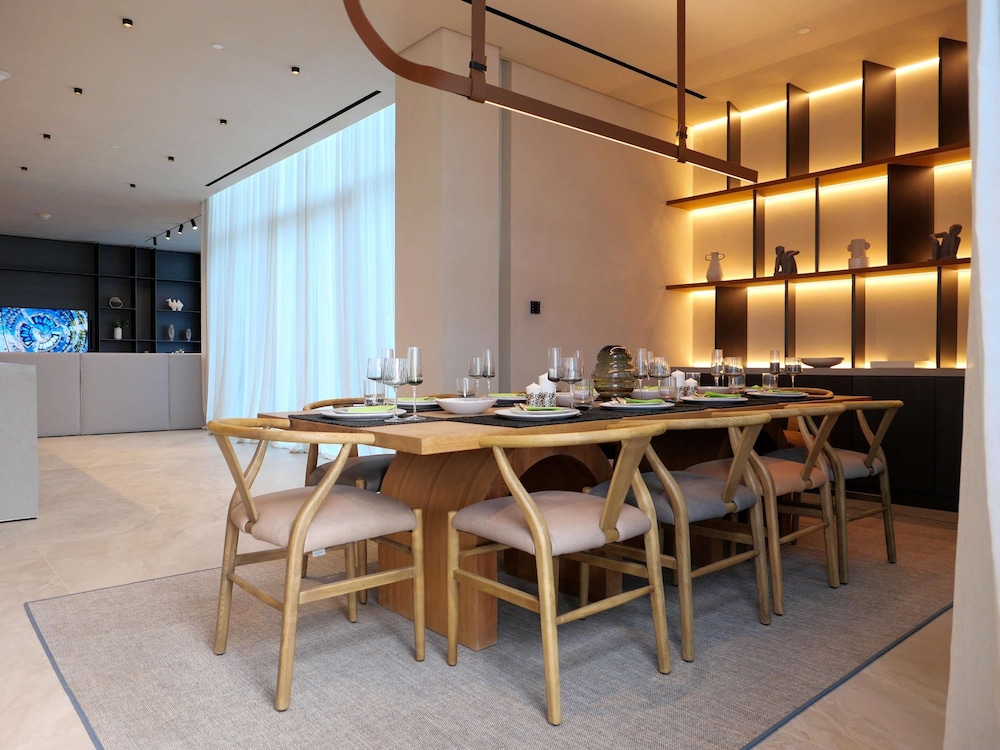 High End 4BR Penthouse With Private Pool and Skyline Views
