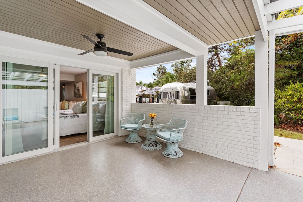 30A Florida Flashback by Avantstay Private Pool Golf Cart 3 Blocks to Beach