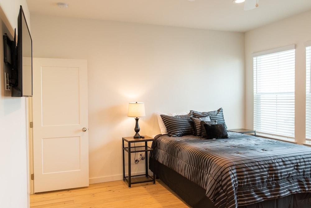 Mercer Villa view 4