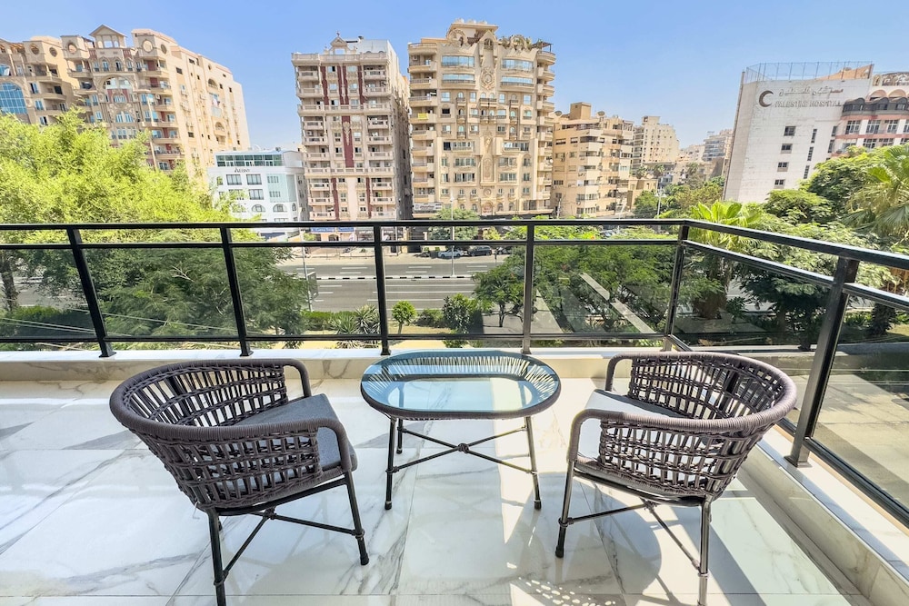 Xuru Stays I The 2bdr Emerald Pearl @ Heart of Heliopolis