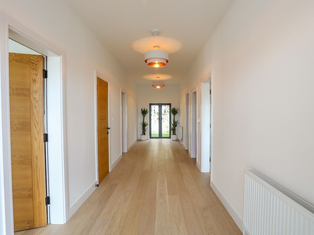 Bryn Min Manton Apartment