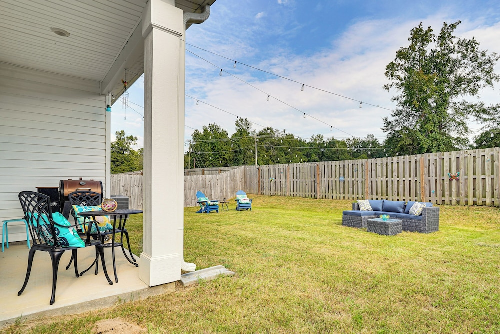 7 Mi to Dtwn Augusta! Modern Family Home