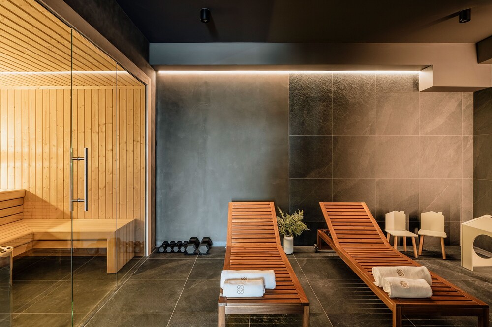 Crystal Pine Spa - LoftAffair Collection