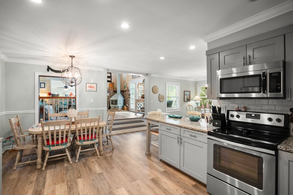 Distinctive Island Living - 835 Bonito Rd, Fripp Island