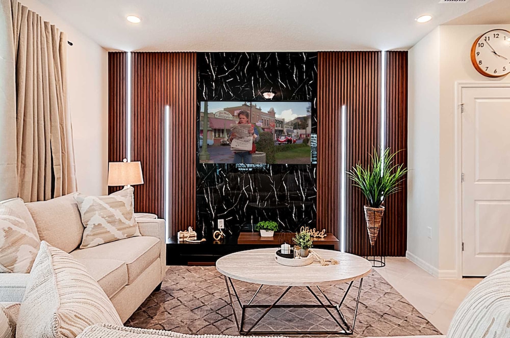 16101 Dream Home Perfect for Families Near Disney Water Parks