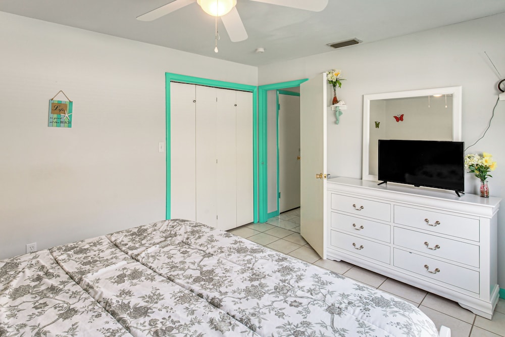 Canal-front, Pet-friendly Cape Coral Retreat!