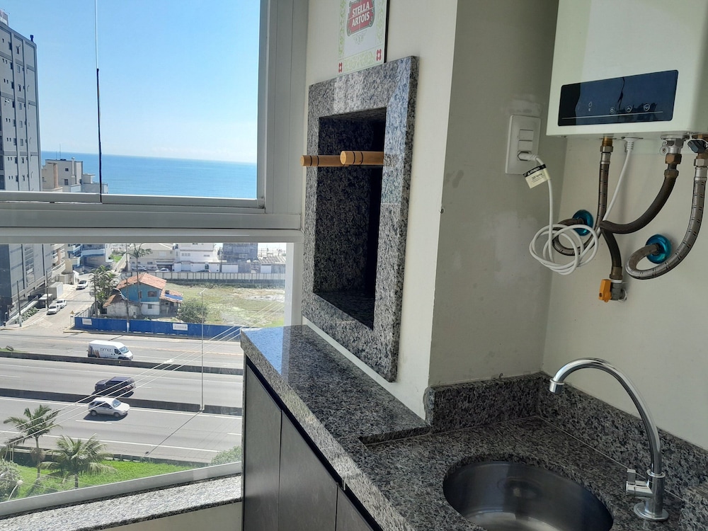 Apartment Sea View 500 m From the Beach Roo0401