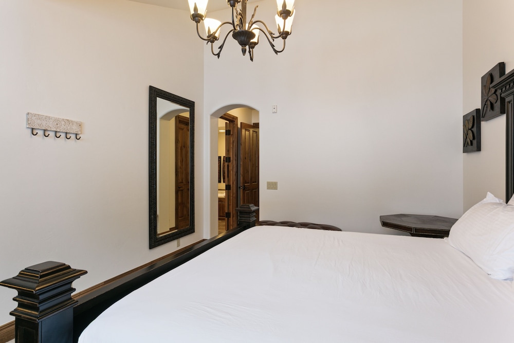 Grand Lodge - Four Bedroom #405 - Ski-in/ski-out 4 Condo
