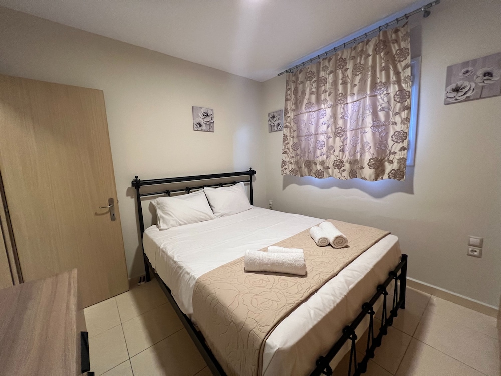 Kika Residence - 2 Bedroom House With Barbeque