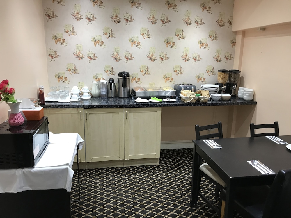 Pacific Inn London Heathrow, photo 8