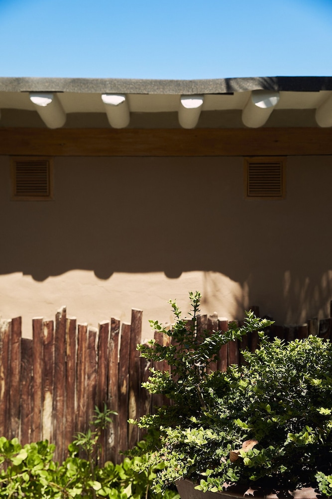 Cocaloba Adobe by Wynwood House
