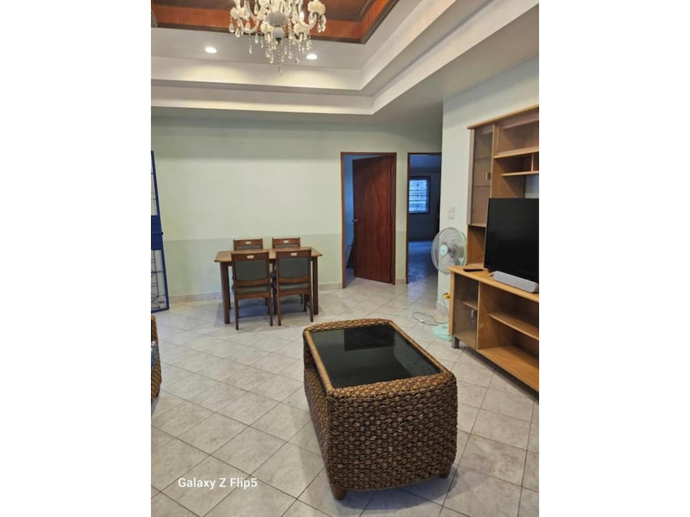 Room in Guest Room - Room 2 in a Superb House in Exceptional City Center view 3