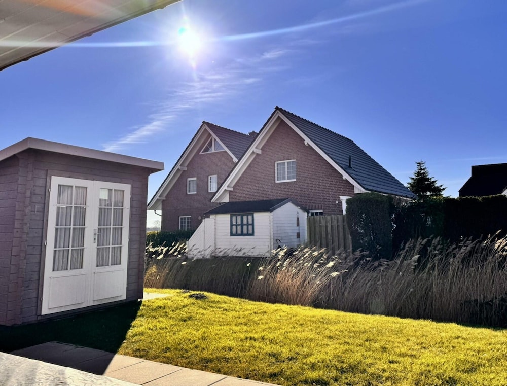 Ferienhaus mit Viel Platz in Burhave