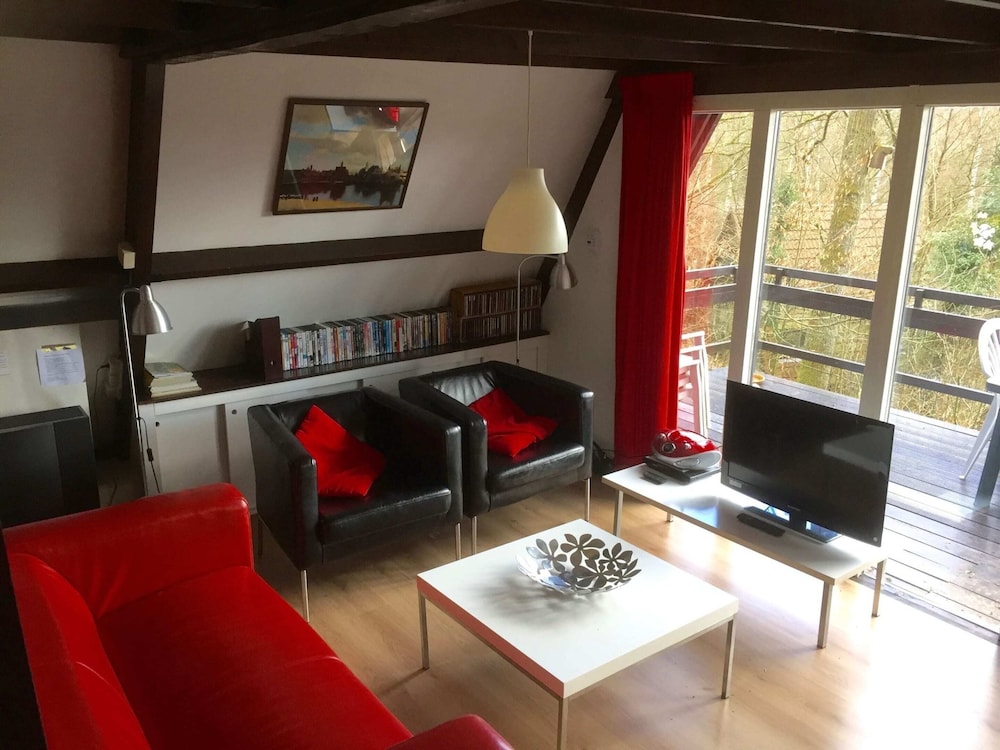Quaint Chalet in Petithan With Roofed Pool view 2