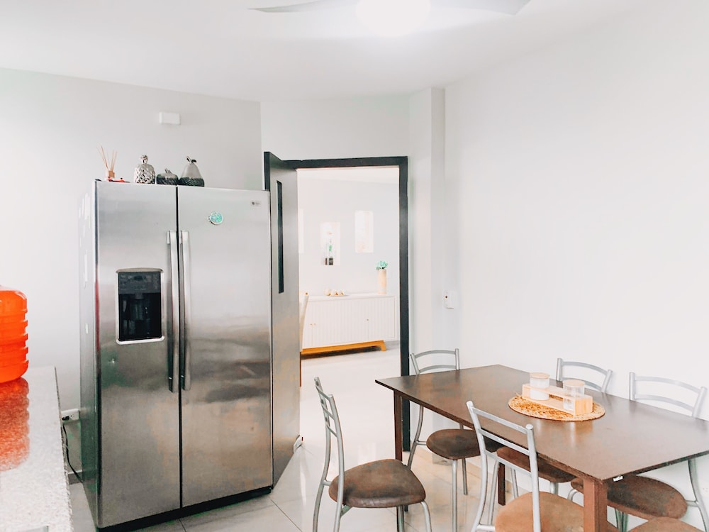 Casa con Piscina Privada para Familias