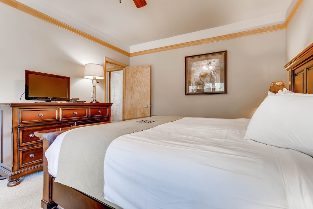 Chateaux DuMont 2724