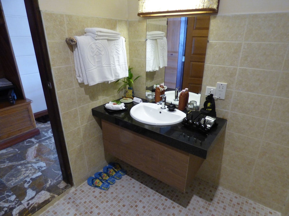 Amazing Ngapali Resort