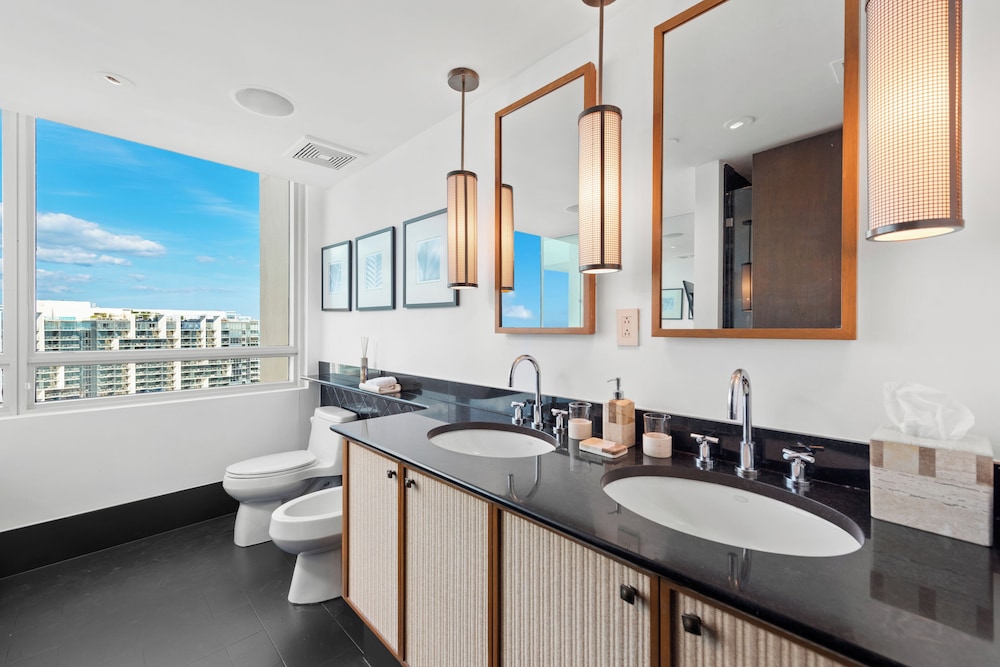 Luxury Vacation Rentals at The Setai by LRMB