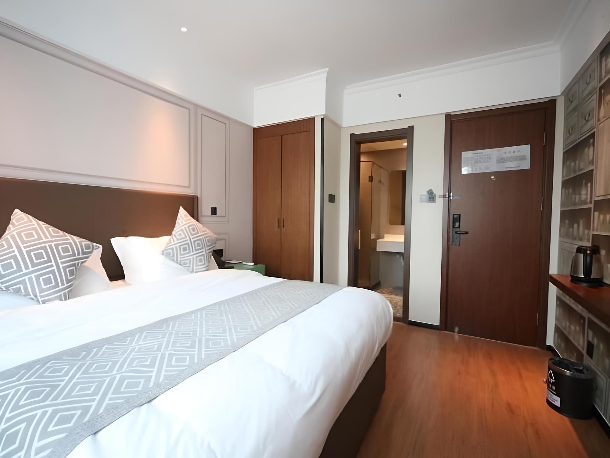 GEM Hotel Wuning Road Zhenping Road Metro Station