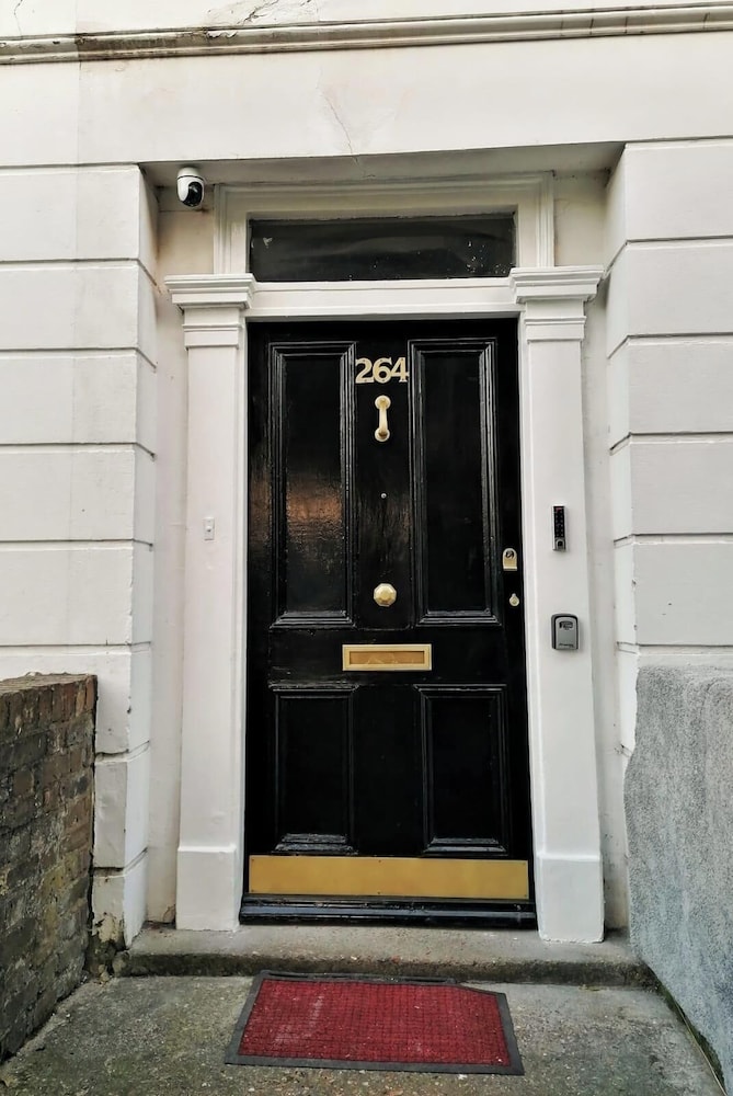 House in Central London - Sleeps up to 16