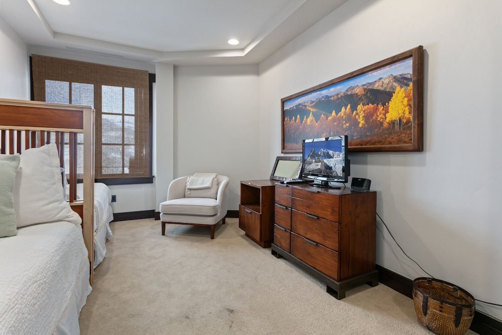 Flagstaff Lodge at Deer Valley Resort - Two Bedroom Residence #305 2 Condo