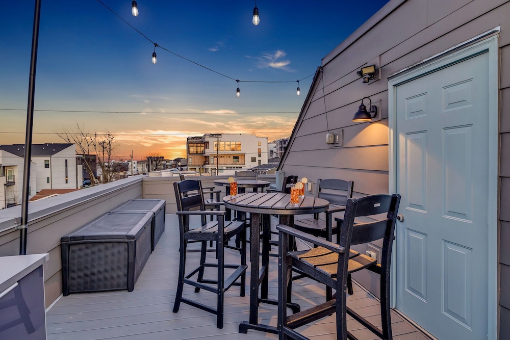Gulch Melody - Private Rooftop - Heart of Gulch