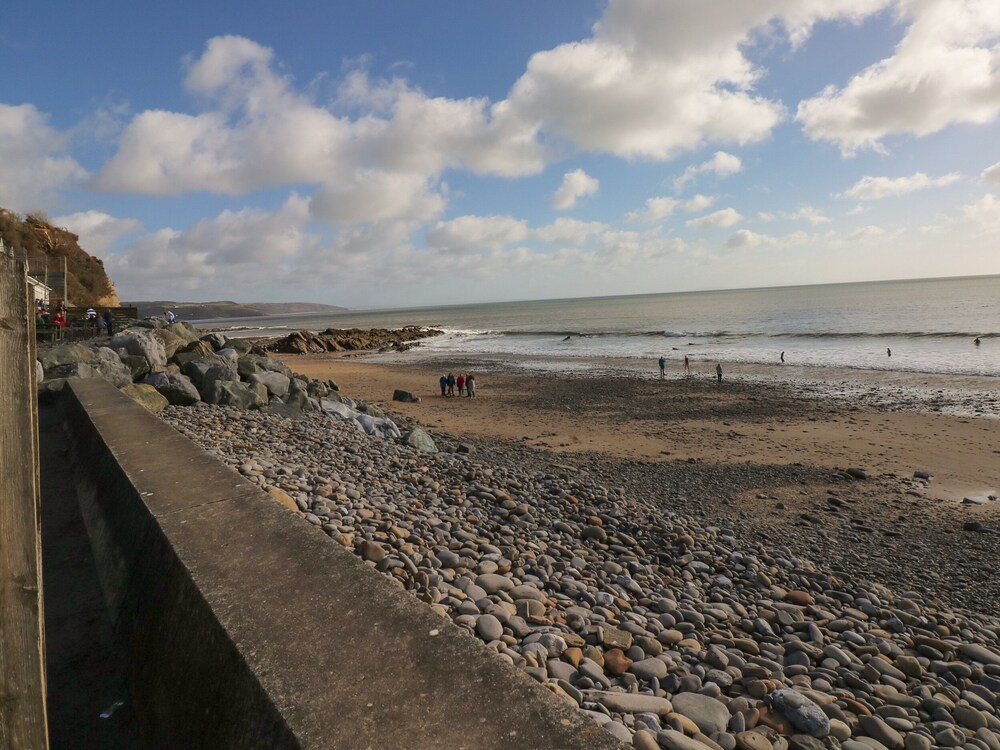 Cwtch Lodge 42 view 4