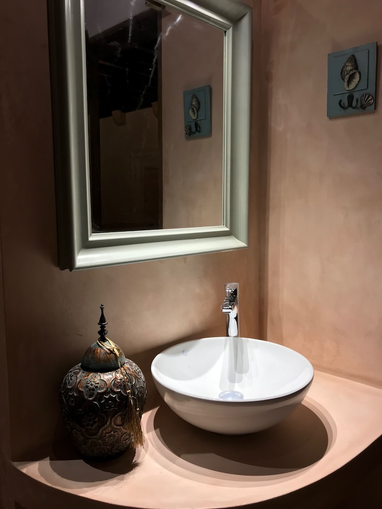 Saint Artemios Hotel and Oriental Suites