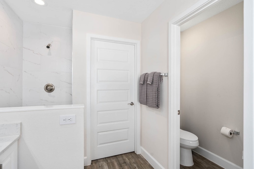 Super Luxe- Sleeps 17 W Designs Near Disney