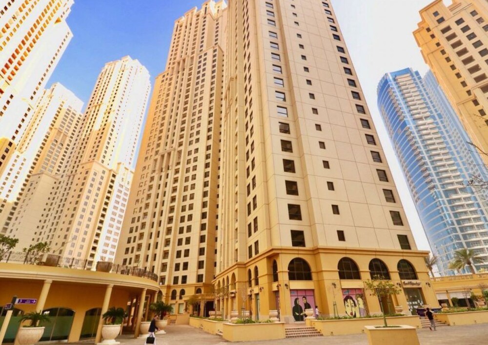 Luxury JBR Palace! - Sea View - Free Beach Resorts Access!