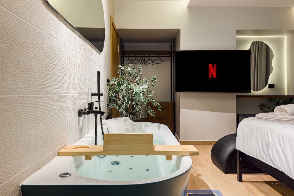 The 2bdr Placid Pod w/ Jacuzzi 5min to CAI Airport