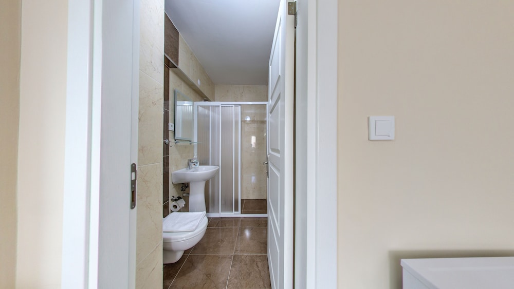 Cihangir Palace - Image 36