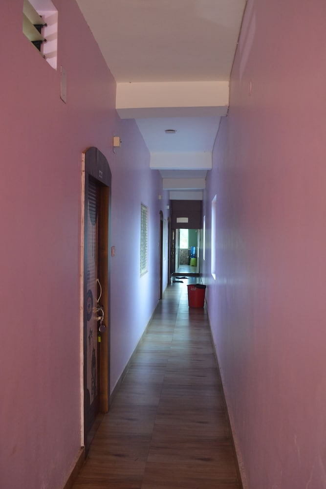 Hotel Mid Town Daringbadi