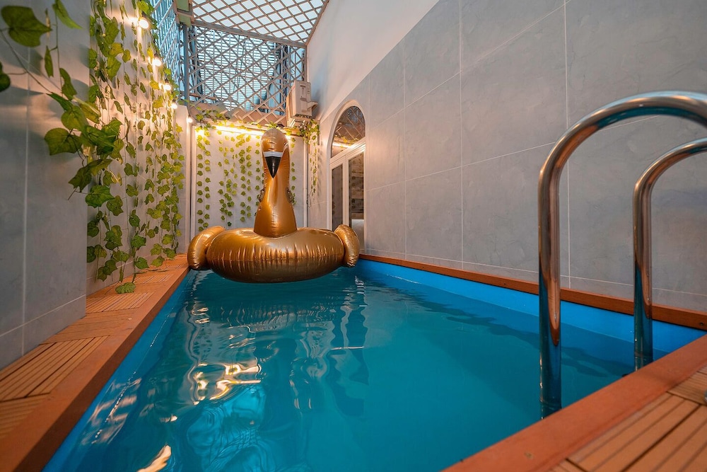 Grand Villa