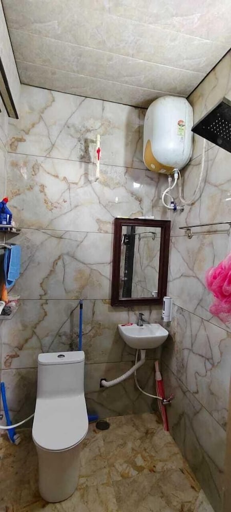 Hotel Karishma Palace Badnawar