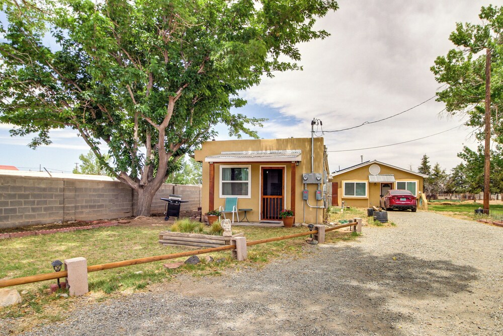 4 Mi to Rio Grande: Bosque Farms Home w/ Patio!