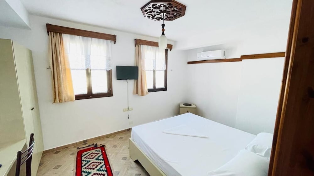 Denishouse-private Rooms Guesthouse Gjirokastra