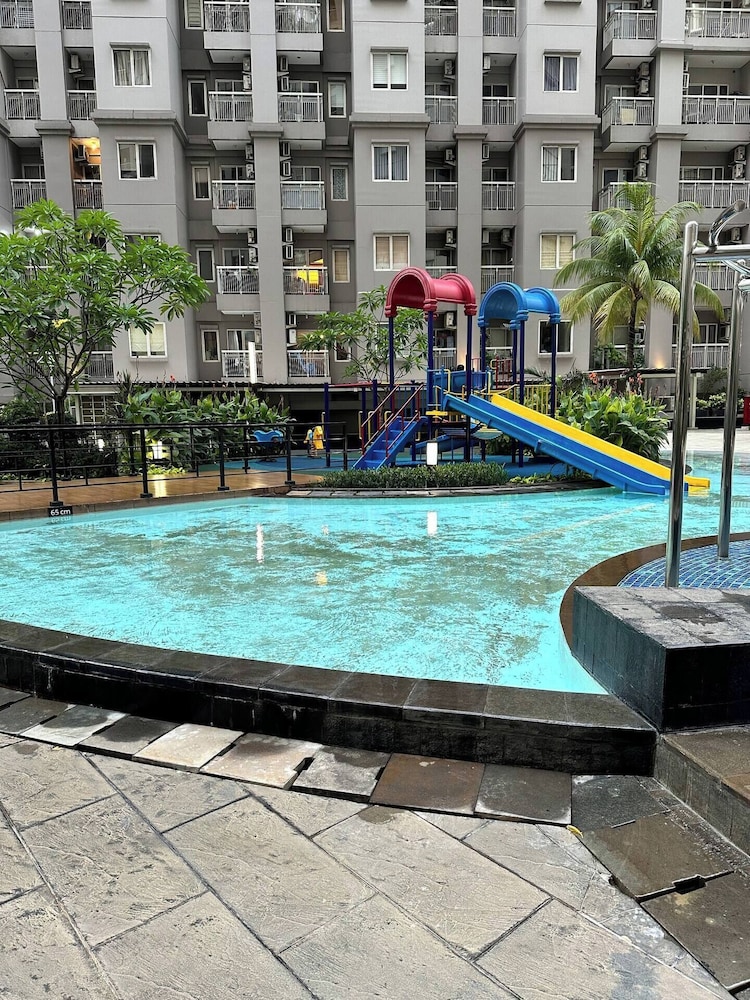 Central Royal Apartments by Emily