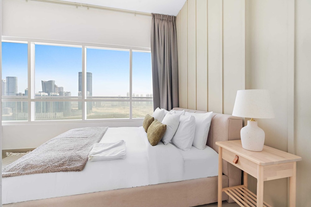 Silkhaus Modern Pad With Pool Gym Near Reem Park