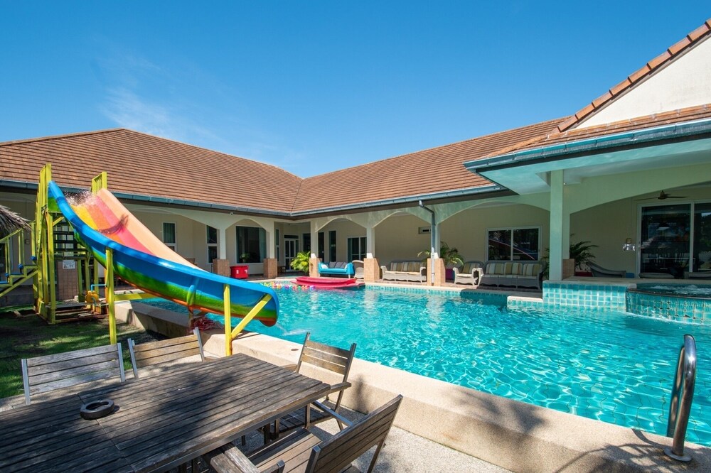 Pool Villa for Families and Party